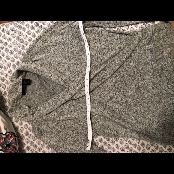 Tahari Sweater - Picture 6 of 7